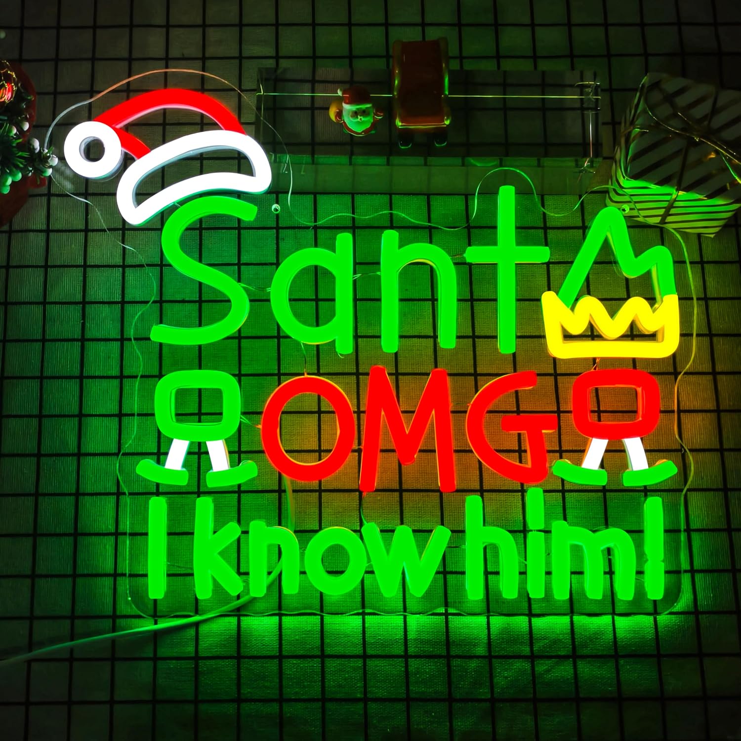 Santa'S Elves Holiday Lighting & Decor Llc - USB-неоновая вывеска «Санта, ОМГ, я его